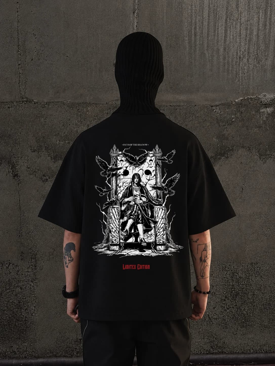 Path of the Shadow oversized t-shirt in black, engraved throne and ravens printed across the back